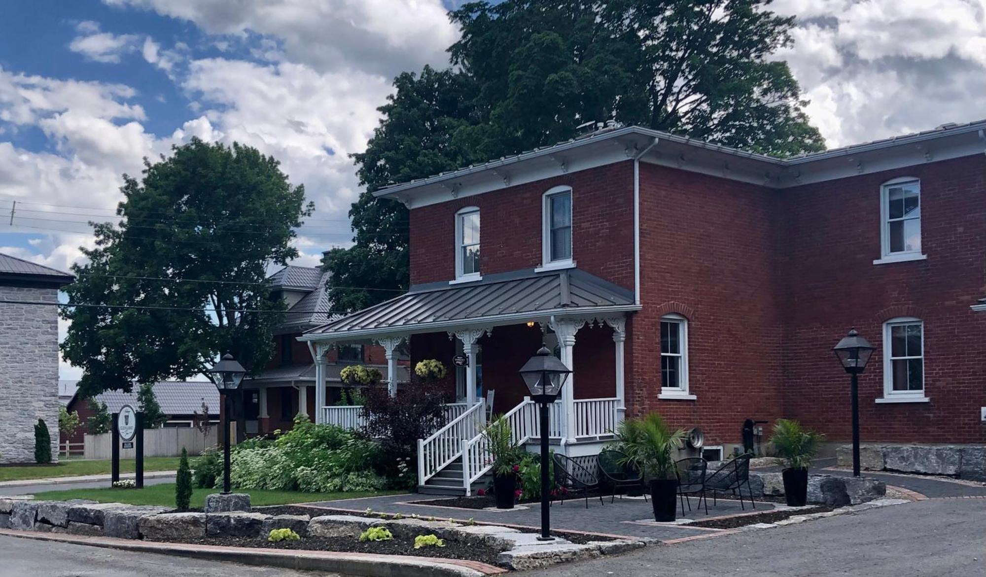 Auberge Glengarry Inn, The Mystic Glen Robertson Dış mekan fotoğraf
